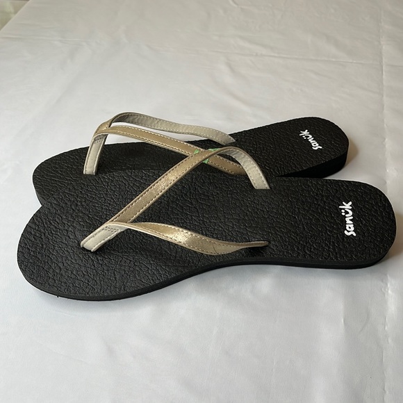 Sanuk Shoes Sanuk Yoga Spree Flip Flop Thong Sandal Metallic